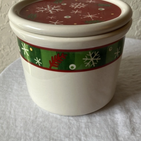 Longaberger: Christmas Holiday One Pint Crock with Lid - Picture 5 of 16